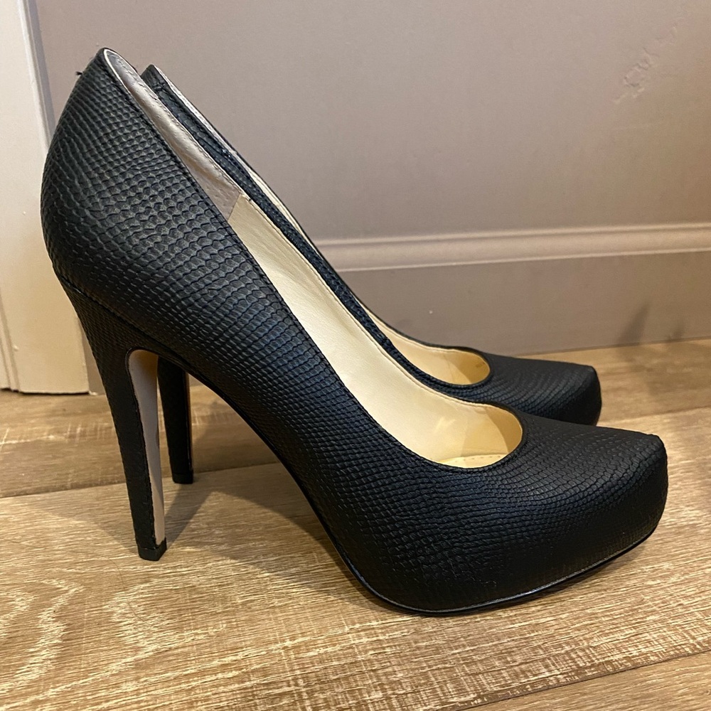 Jessica Simpson Pumps.